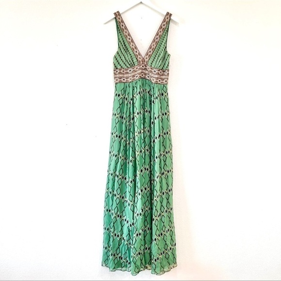 BCBGMaxAzria 100% Silk Green Chiffon bohemian Maxi Dress worn by Alysa King 4 - Picture 5 of 9